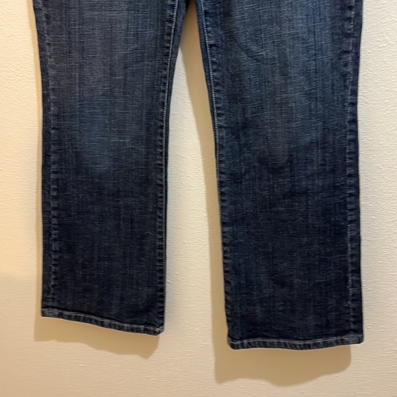 Chico’s platinum denim dark blue jeans. Size Chico 1/ short. - Picture 3 of 7